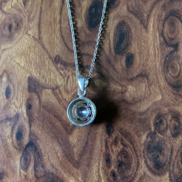 💎HOST PICK 💎🥹 CIRCLE FAKE DIAMOND THIN CHAIN NECKLACE 💎⛓️ - Picture 12 of 12